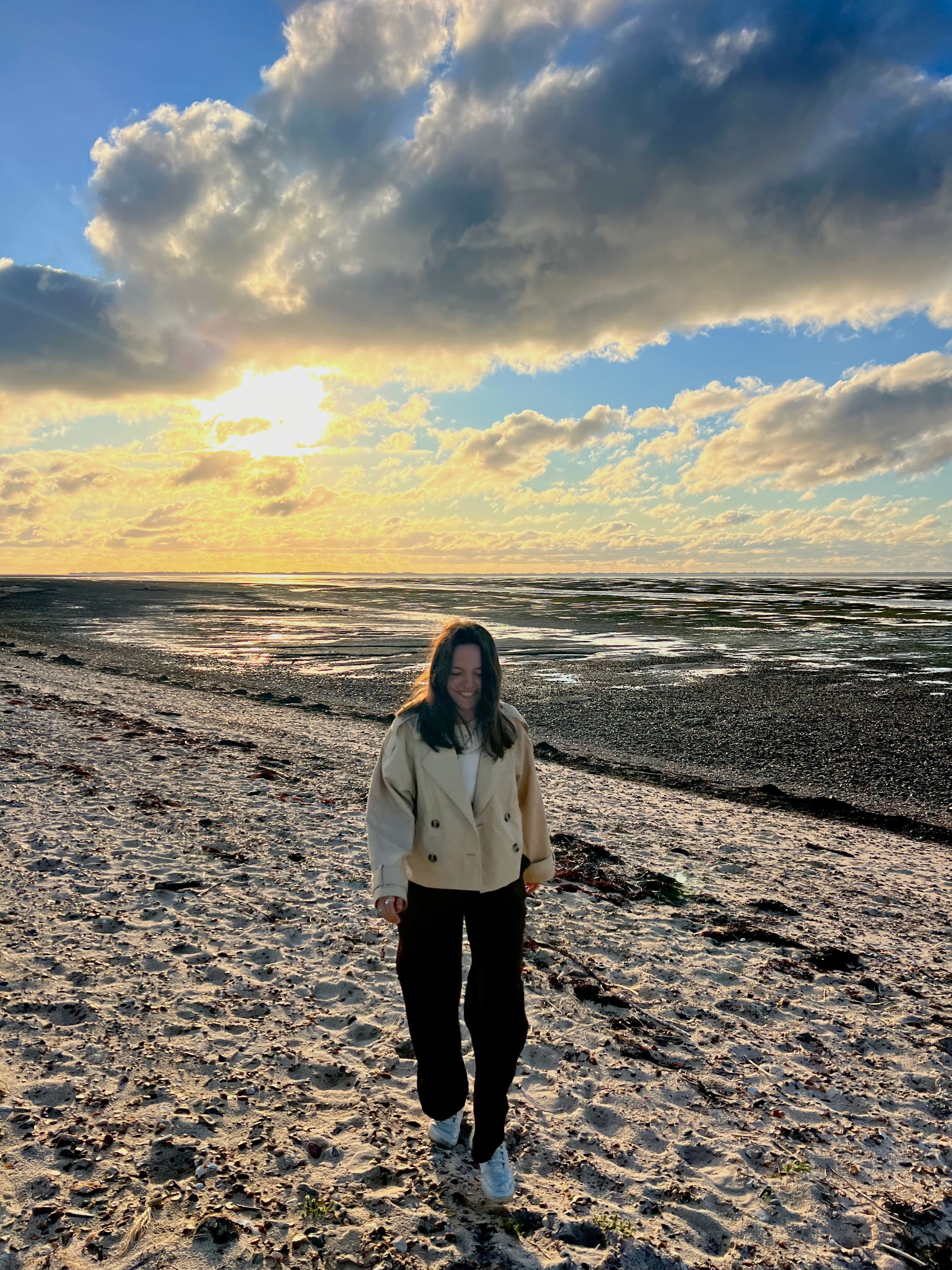 Singer-Songwriterin »FREЯ« am Strand auf der Insel Föhr 